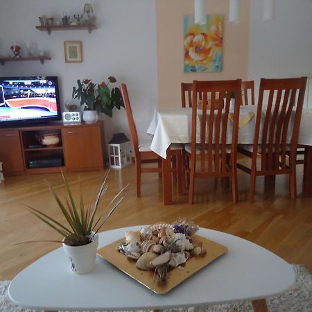 M. De Dominisa 5 Apartment Rab Town Exterior photo