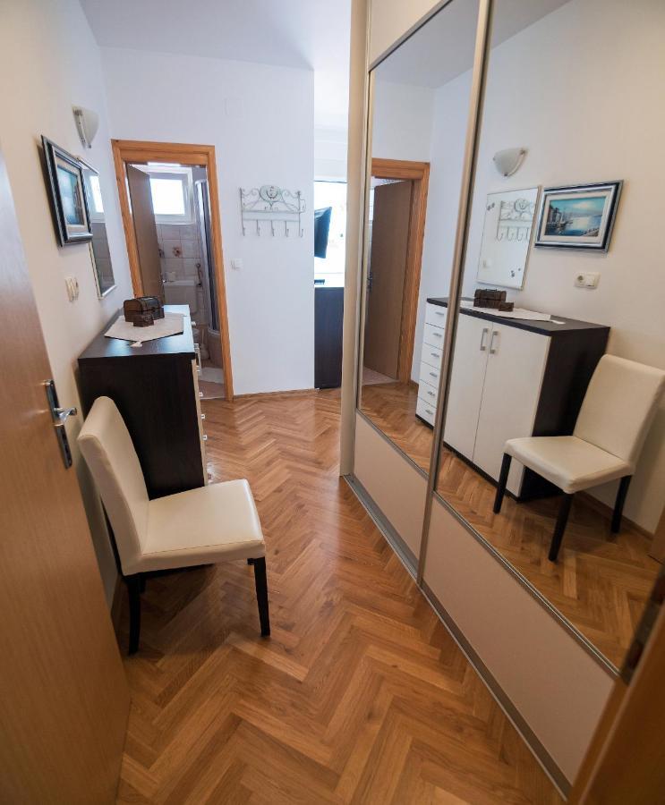 M. De Dominisa 5 Apartment Rab Town Exterior photo